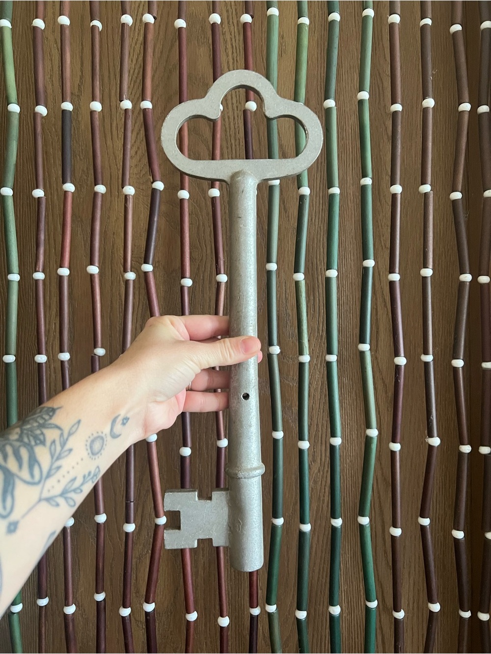 Decorative Large Silver Key Wall Hanging - Unbranded
